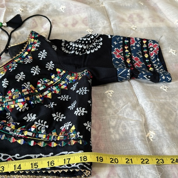 Choli - Picture 9 of 14